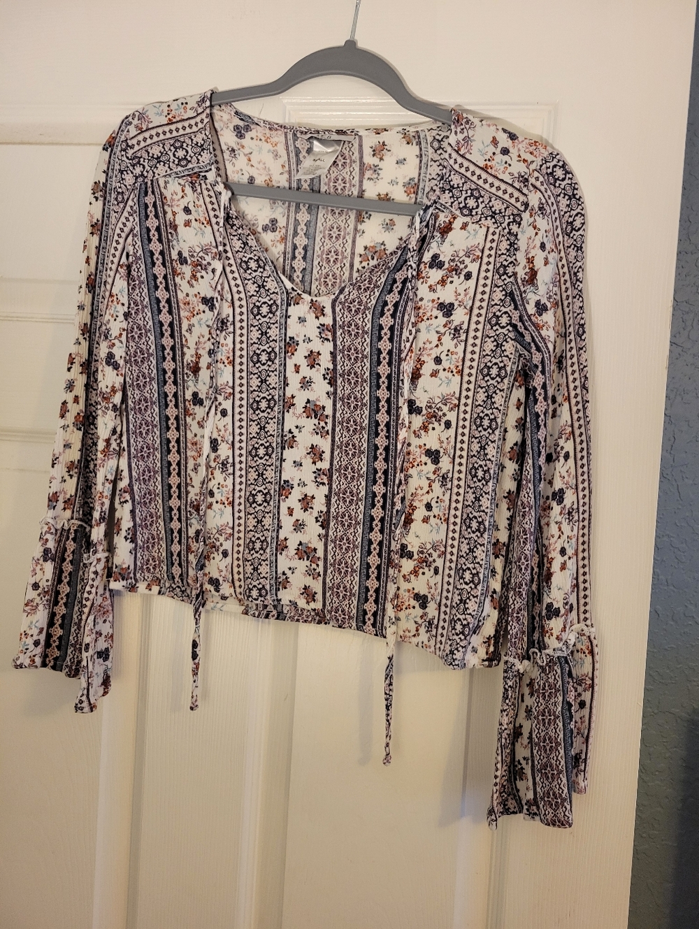 Joe B White Floral Print Peasant Blouse Size S Women's Hippie Top Bell Sleeves